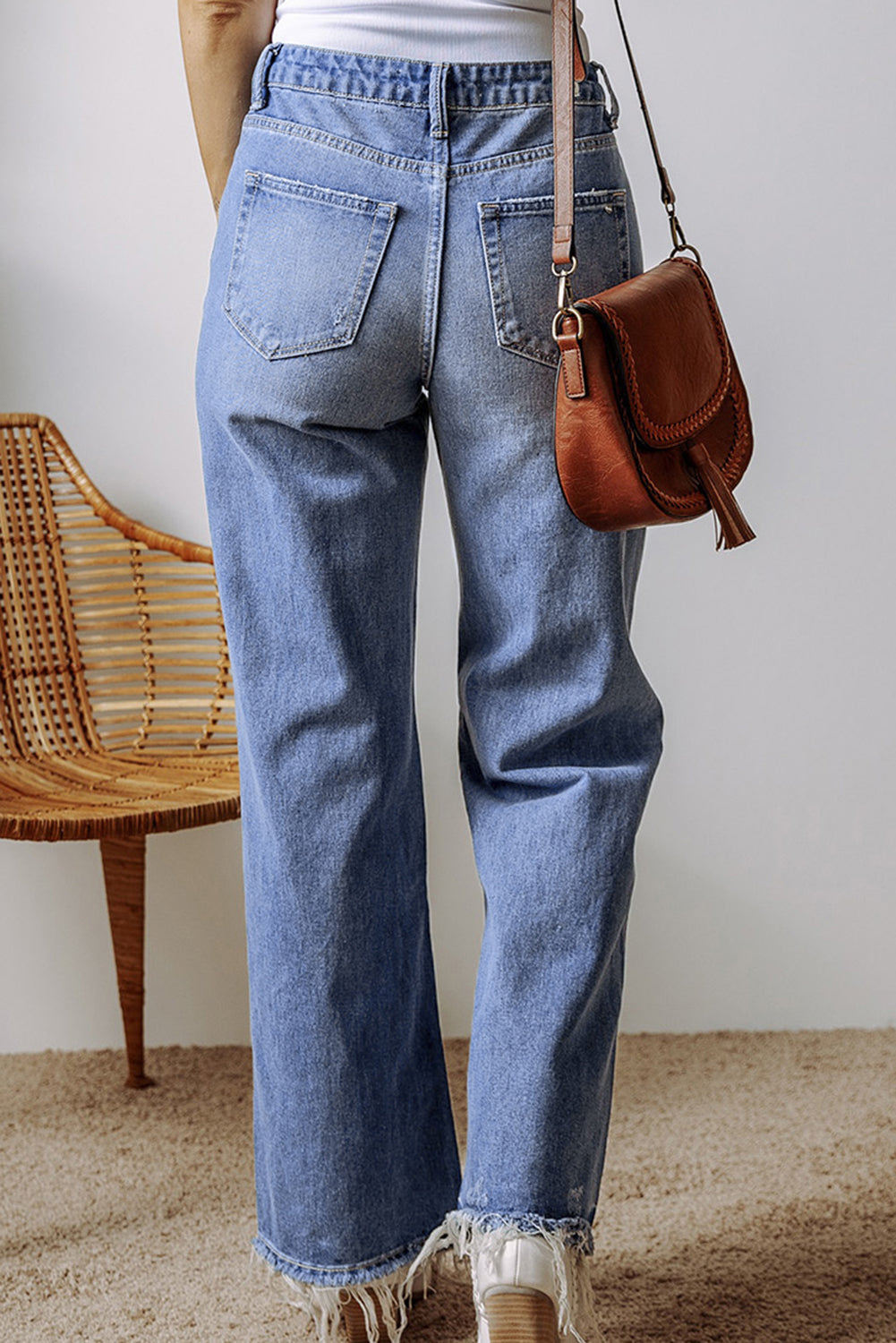 Distressed Straight Leg Jeans with Pockets